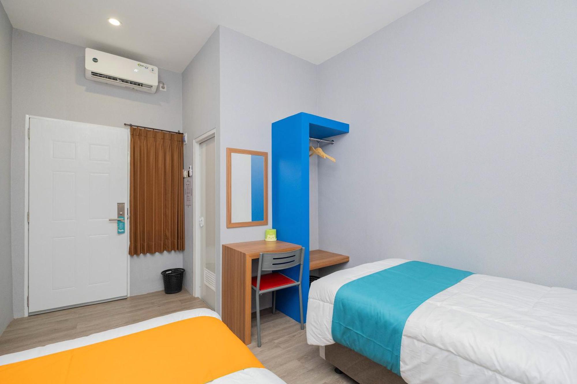 Sans Wm Hotel Blitar Exterior photo