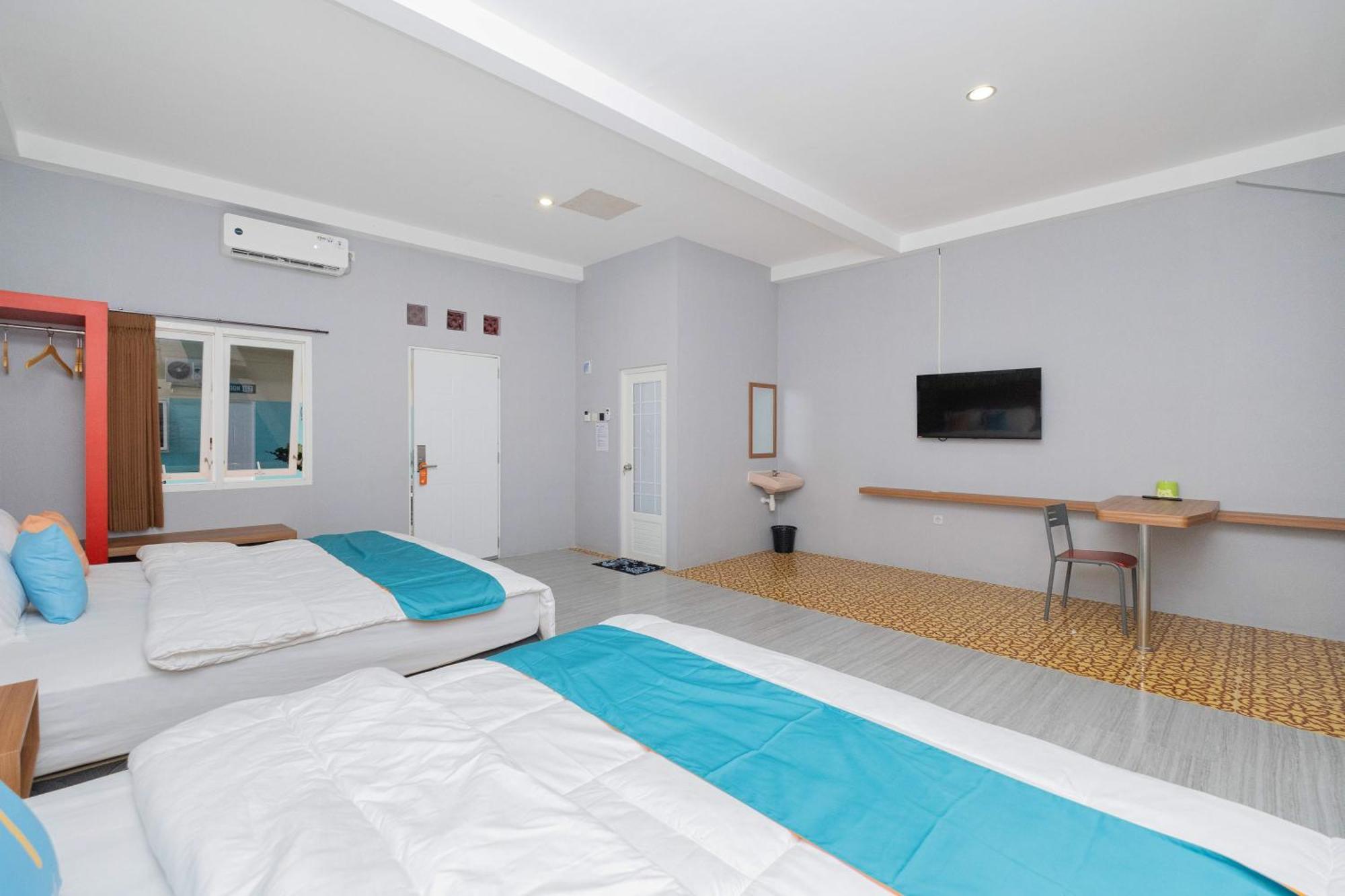 Sans Wm Hotel Blitar Exterior photo